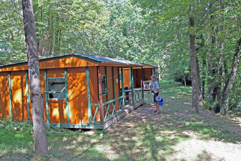 Camping Le P'Tit Bonheur Escaro Camera foto