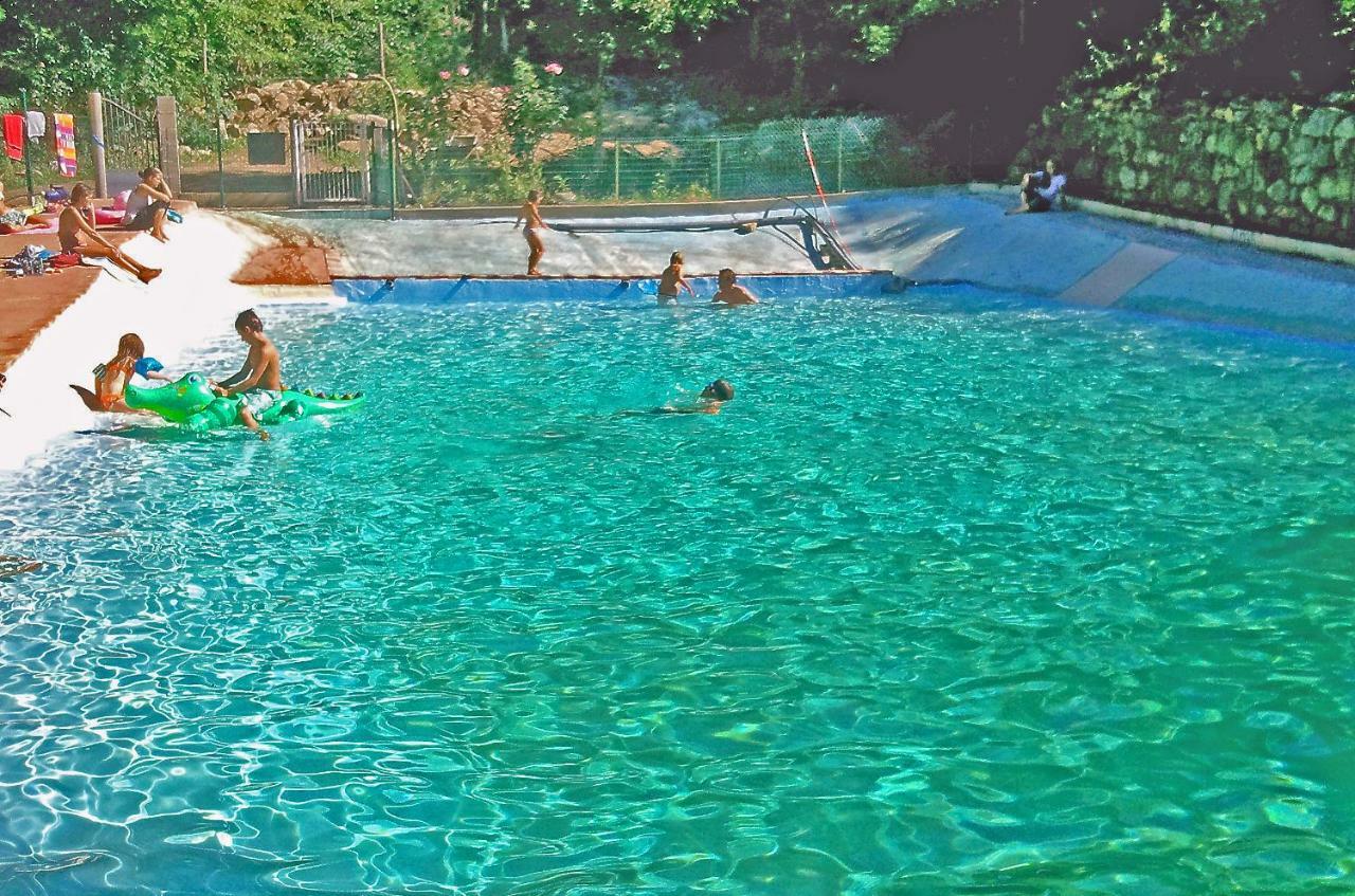 Camping Le P'Tit Bonheur Escaro Esterno foto